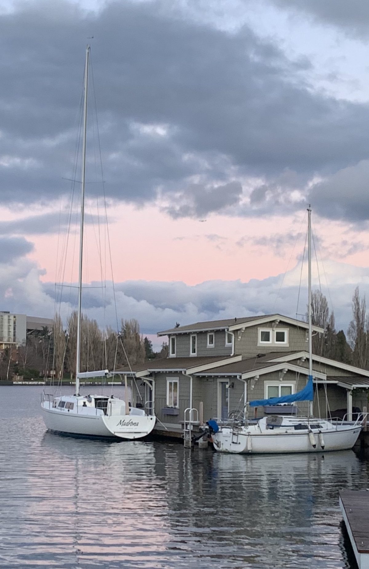 Seattle Houseboats & Floating Homes For Sale